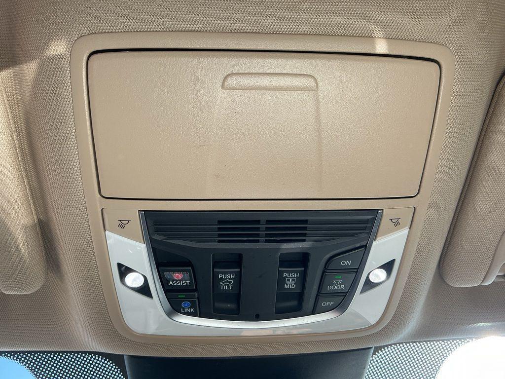 used 2023 Acura MDX car, priced at $39,530