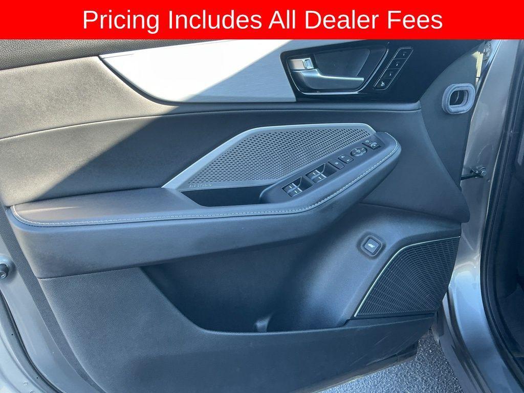 used 2024 Acura MDX car, priced at $39,600