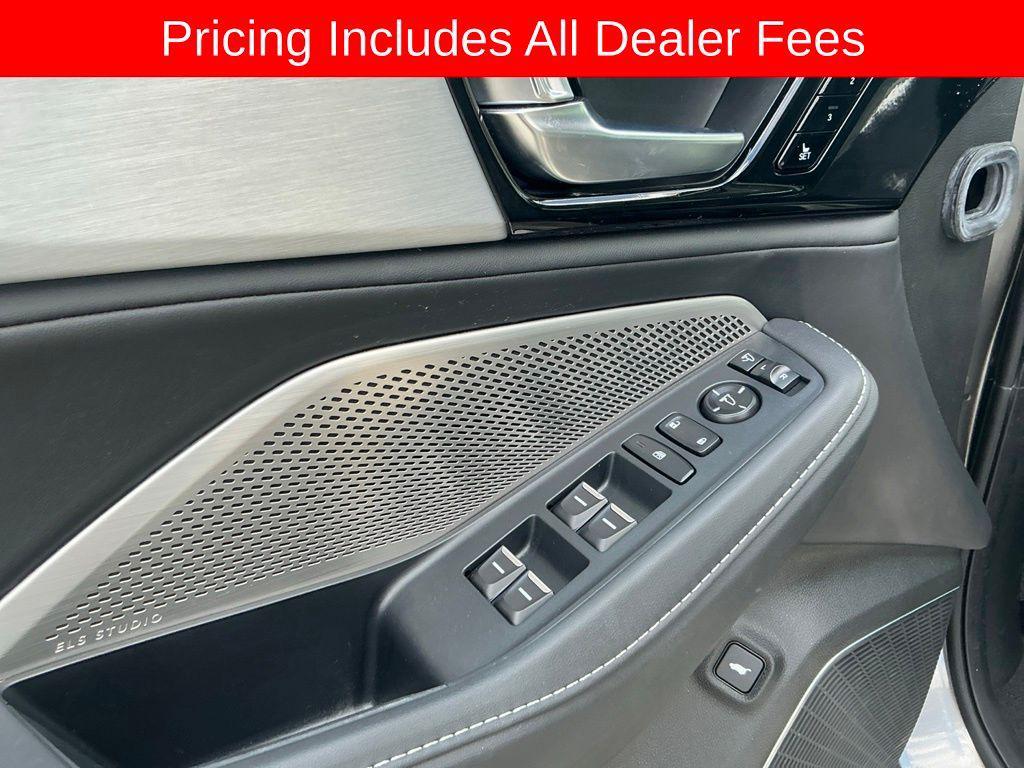 used 2023 Acura MDX car, priced at $44,399