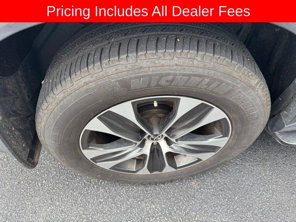 used 2021 Toyota Highlander car, priced at $30,699