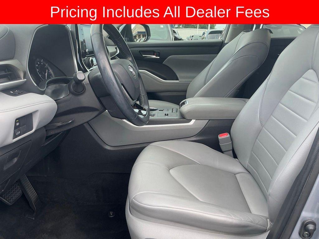 used 2021 Toyota Highlander car, priced at $30,697
