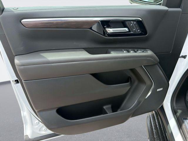 new 2026 Chevrolet Suburban car, priced at $75,789