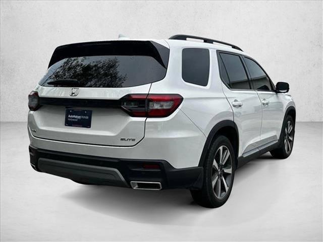 new 2025 Honda Pilot car, priced at $53,308
