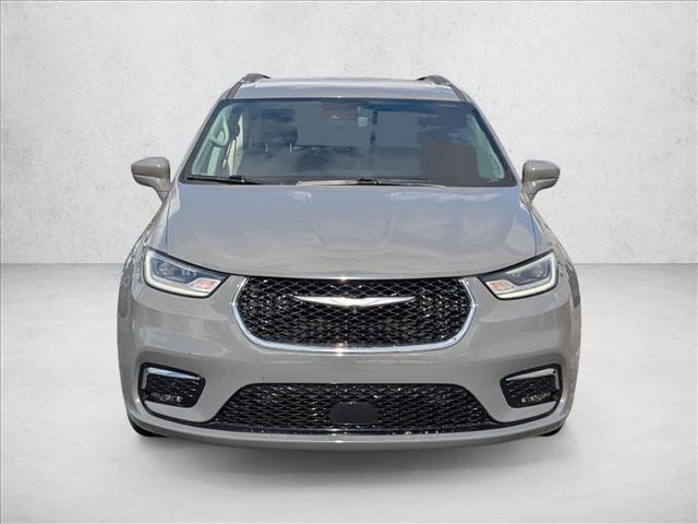 used 2021 Chrysler Pacifica Hybrid car, priced at $23,754