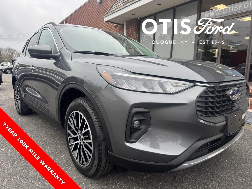 used 2023 Ford Escape car, priced at $26,900