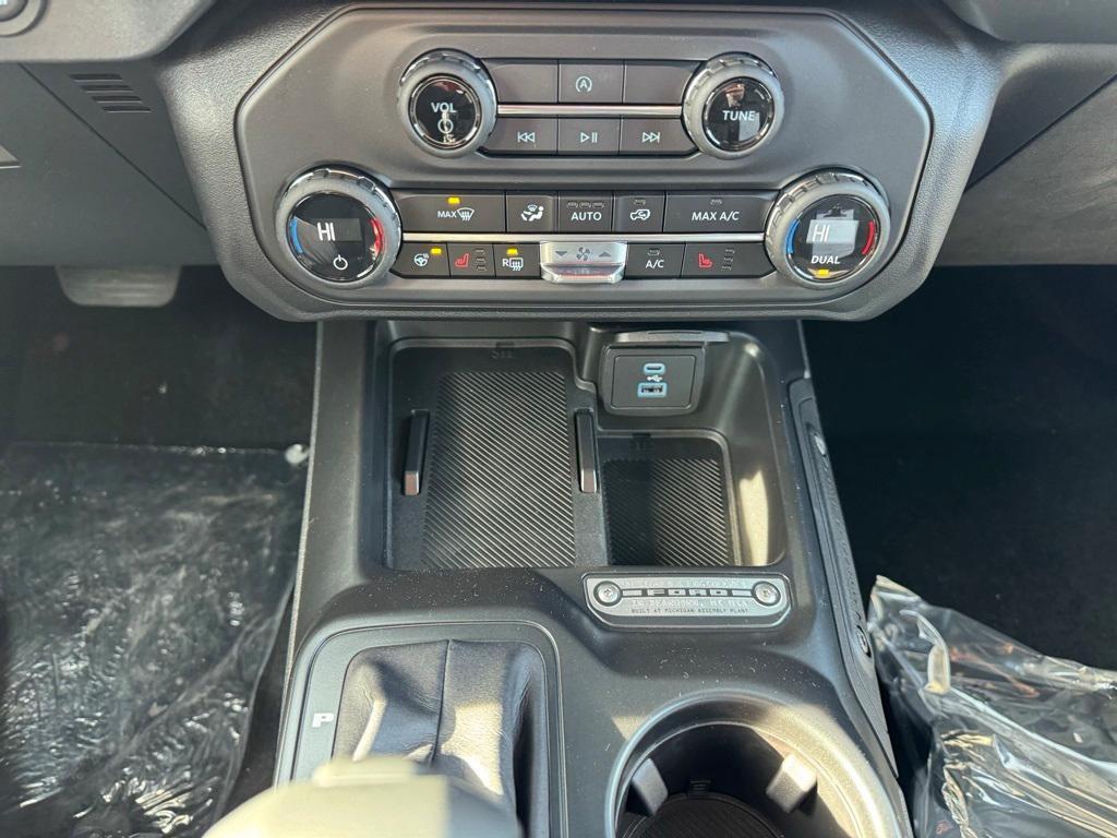 new 2025 Ford Bronco car, priced at $46,595