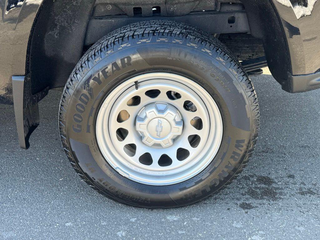 used 2024 Chevrolet Colorado car, priced at $29,900