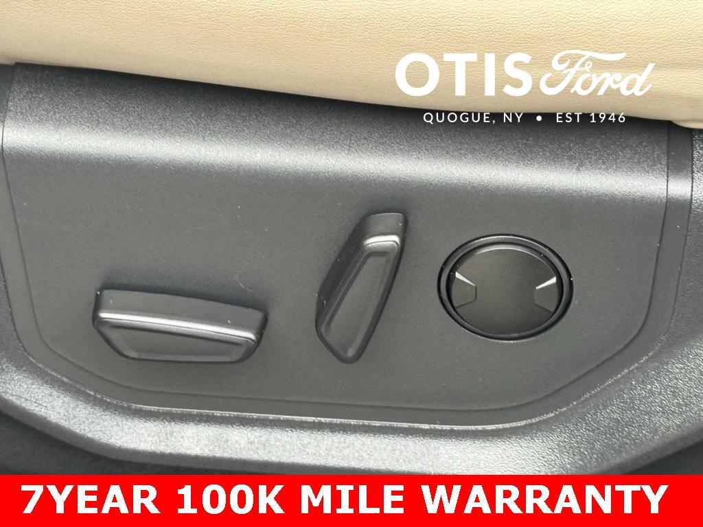 used 2024 Ford Expedition car, priced at $50,900