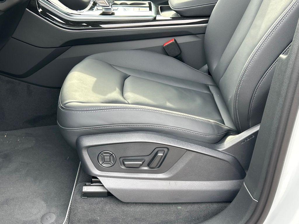 new 2026 Audi Q7 car, priced at $64,667