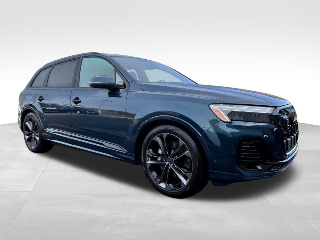 new 2026 Audi Q7 car, priced at $78,485