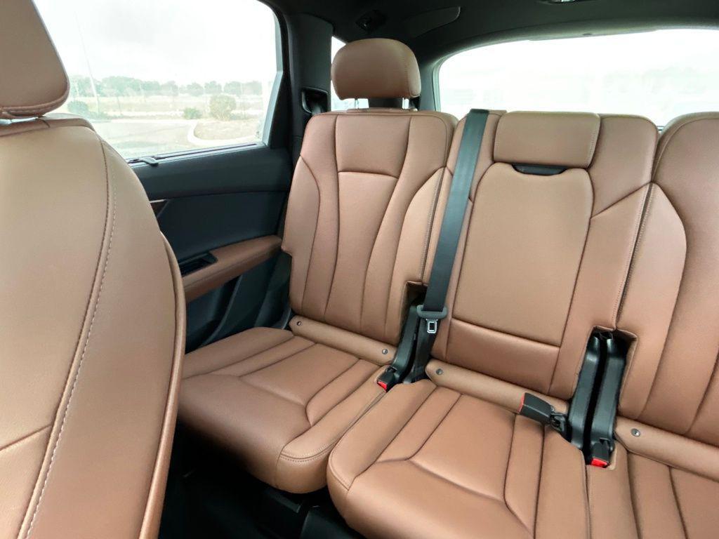 new 2026 Audi Q7 car, priced at $78,485
