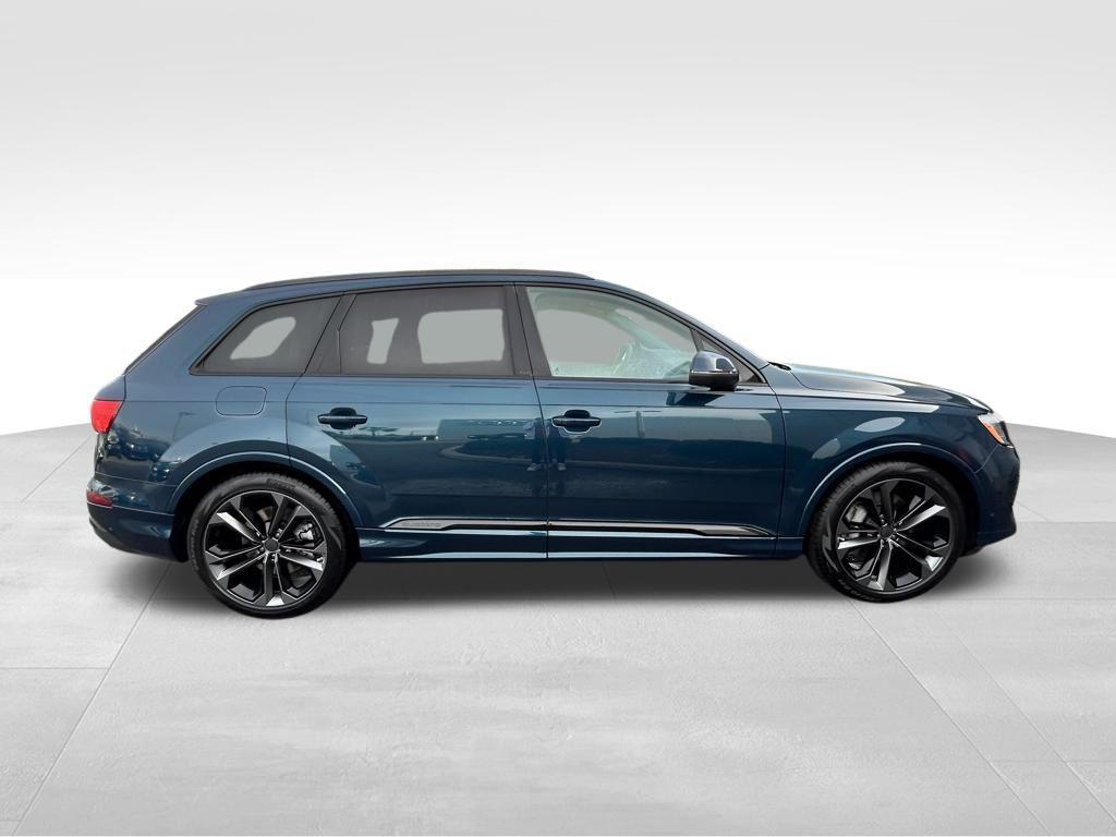 new 2026 Audi Q7 car, priced at $78,485