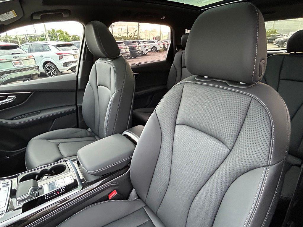new 2026 Audi Q7 car, priced at $72,046