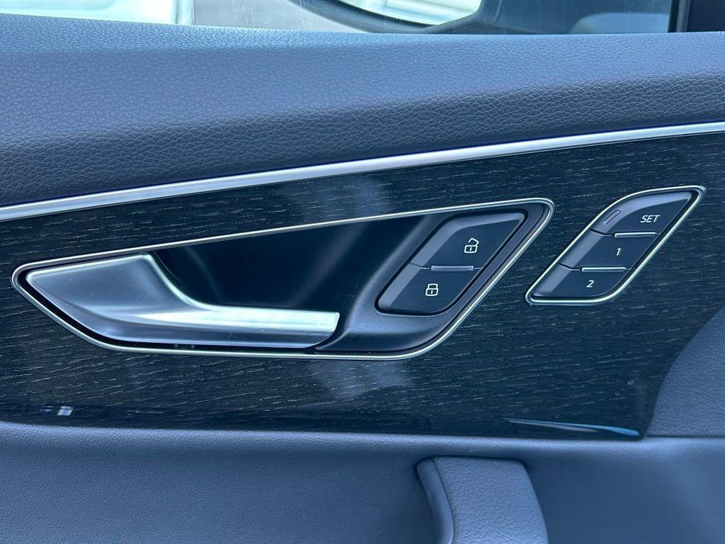 used 2025 Audi Q7 car, priced at $58,991