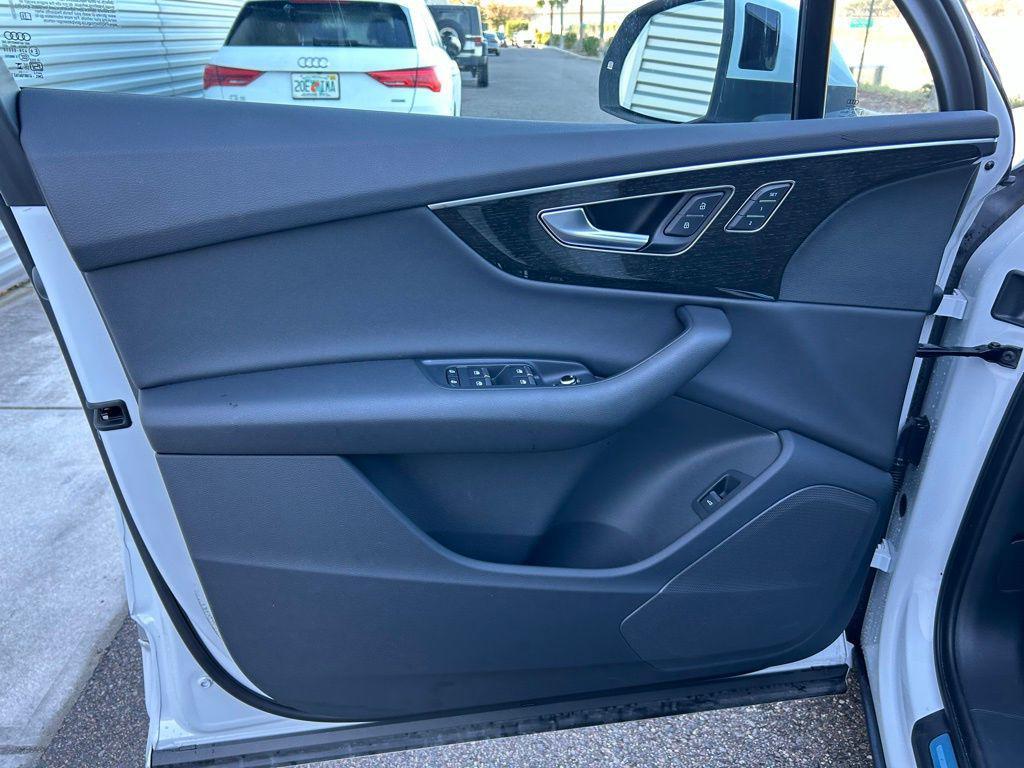 used 2025 Audi Q7 car, priced at $58,991