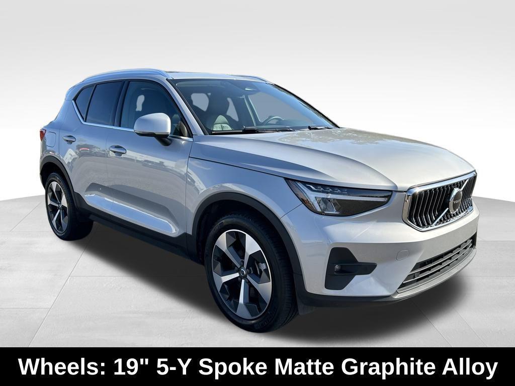 used 2023 Volvo XC40 car, priced at $26,994