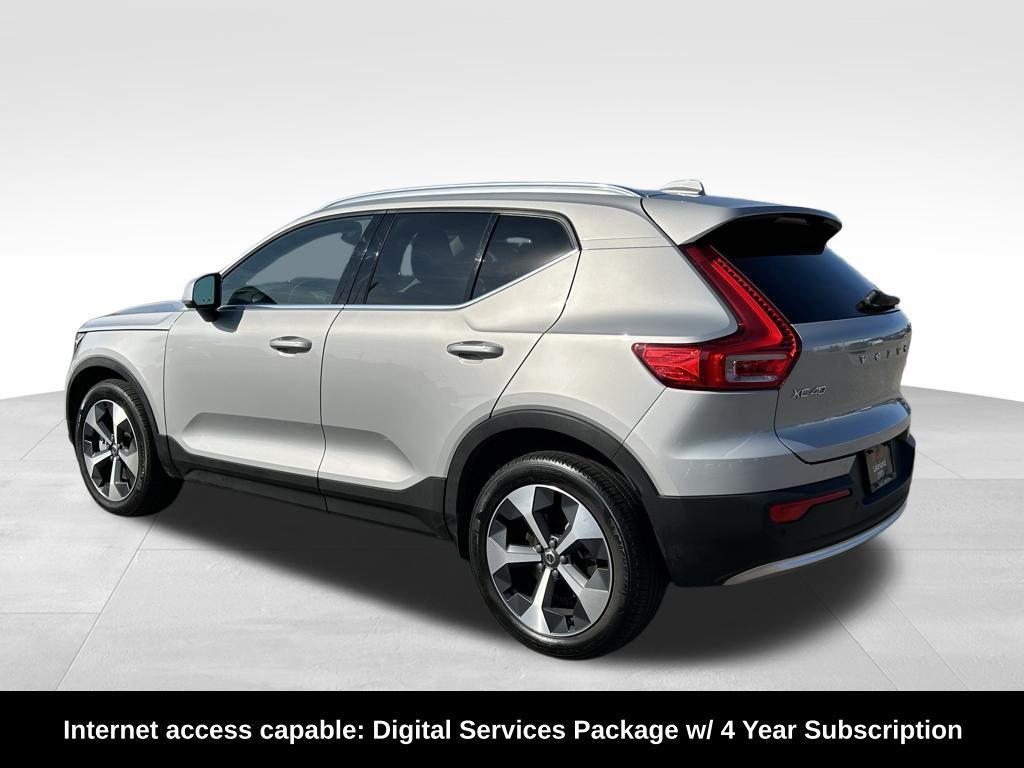 used 2023 Volvo XC40 car, priced at $26,994