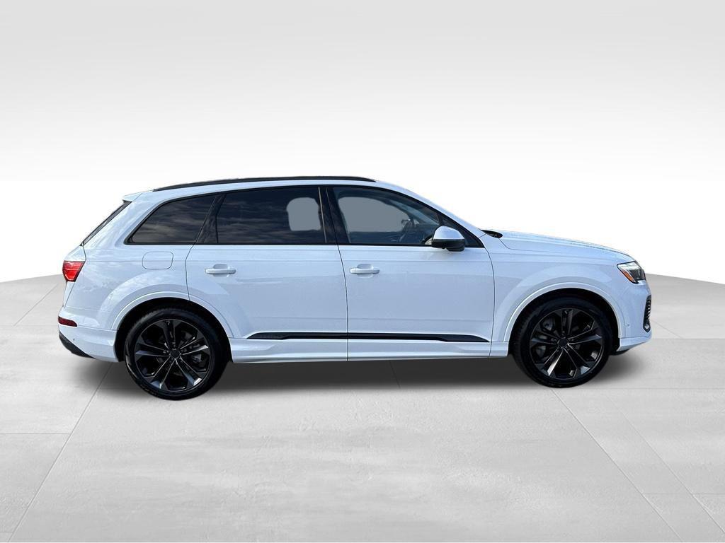new 2026 Audi Q7 car, priced at $67,918