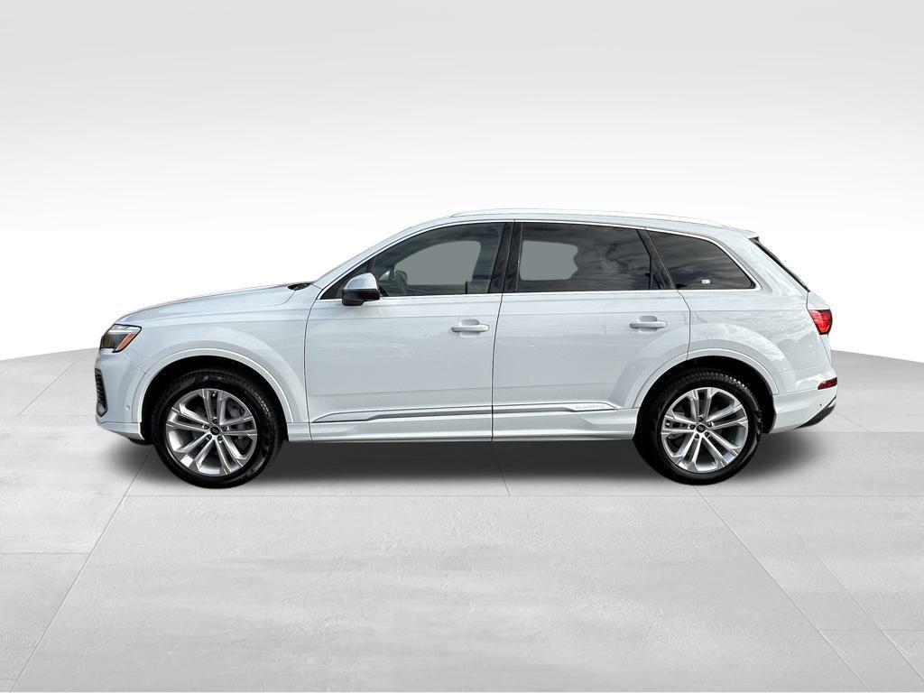 used 2025 Audi Q7 car, priced at $56,241