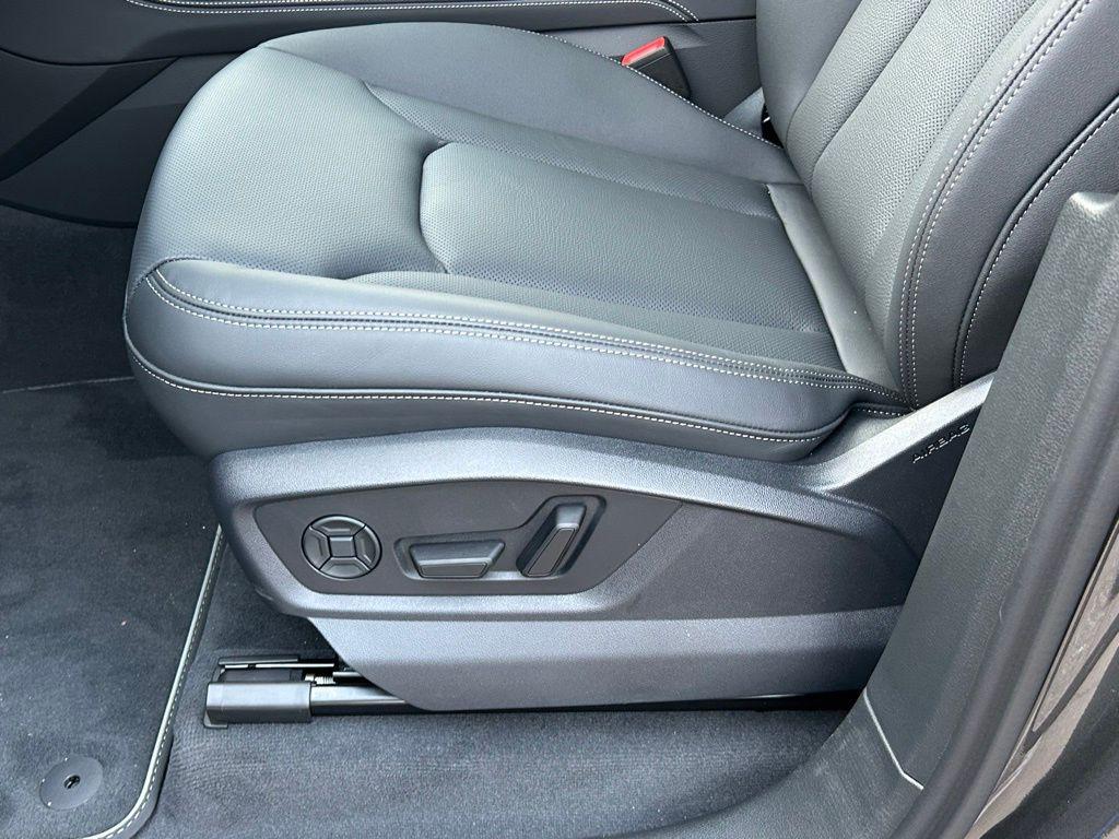 new 2026 Audi Q7 car, priced at $67,918
