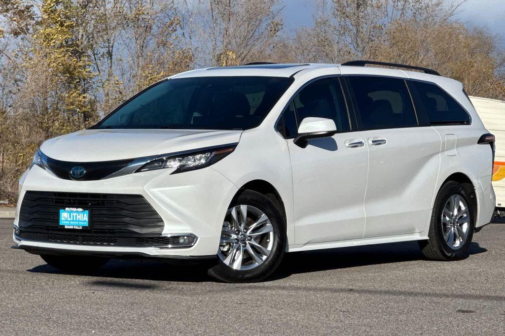 used 2023 Toyota Sienna car, priced at $37,319