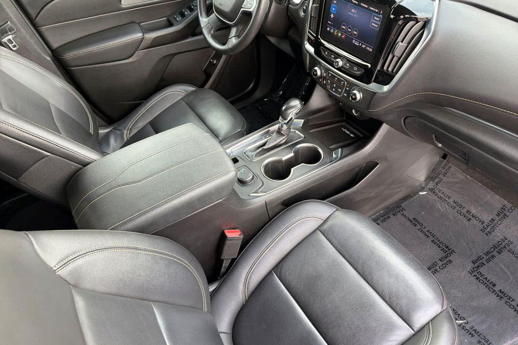 used 2022 Chevrolet Traverse car, priced at $23,999
