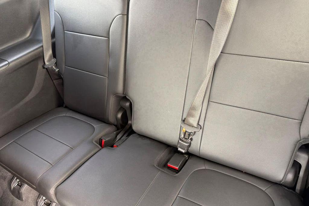 used 2022 Chevrolet Traverse car, priced at $23,999