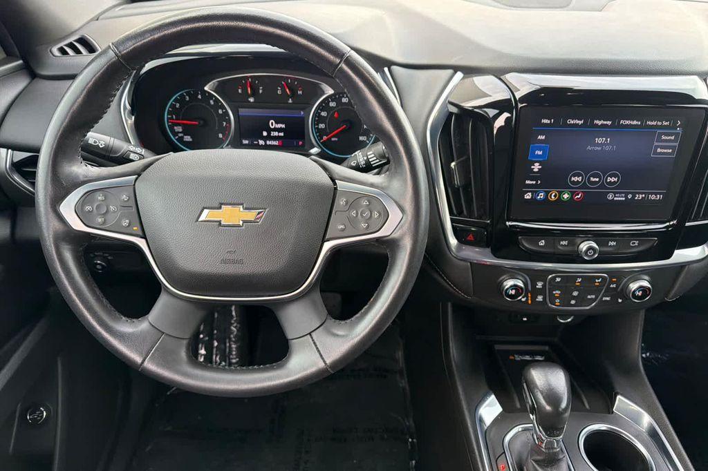 used 2022 Chevrolet Traverse car, priced at $23,999