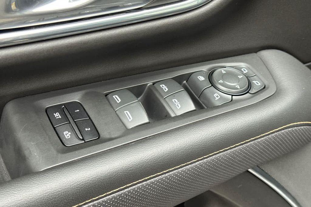 used 2023 GMC Yukon XL car, priced at $46,999