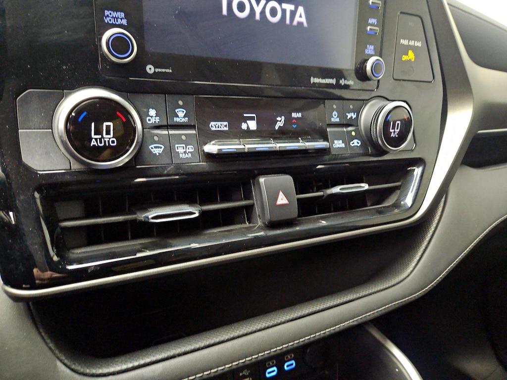 used 2022 Toyota Highlander car, priced at $26,998