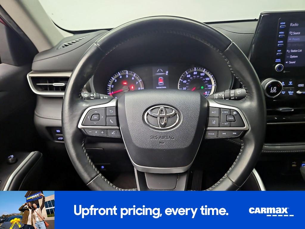 used 2022 Toyota Highlander car, priced at $26,998