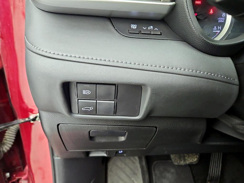 used 2022 Toyota Highlander car, priced at $26,998