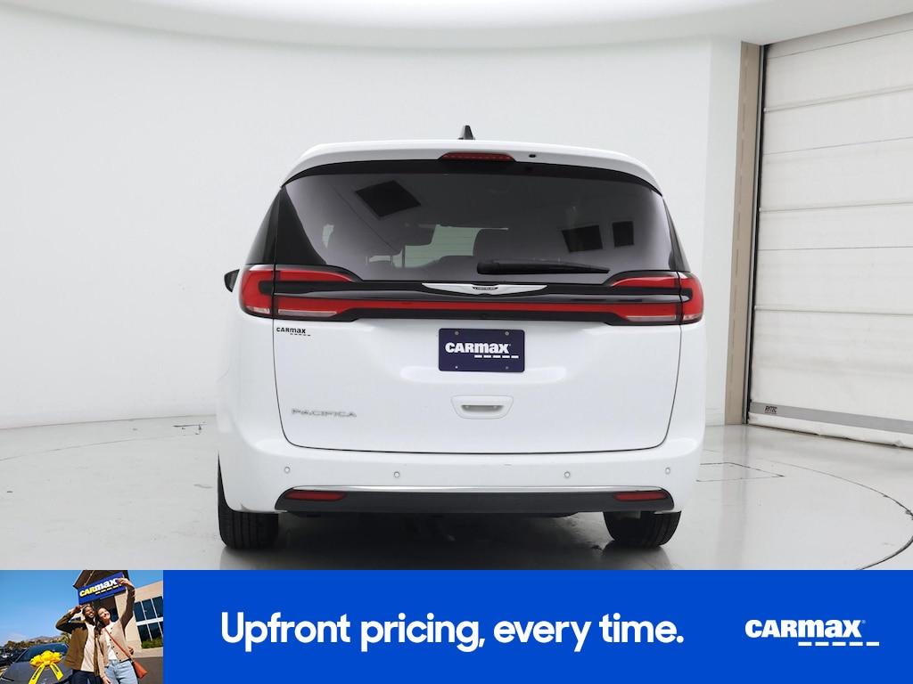 used 2025 Chrysler Pacifica car, priced at $29,998
