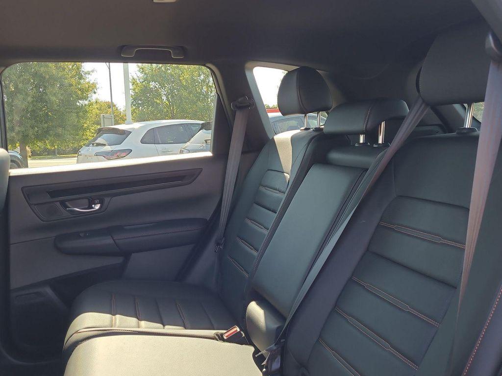 new 2026 Honda CR-V Hybrid car, priced at $39,684