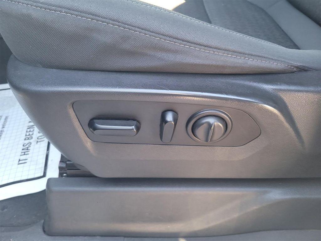 used 2021 Chevrolet Silverado 1500 car, priced at $30,760