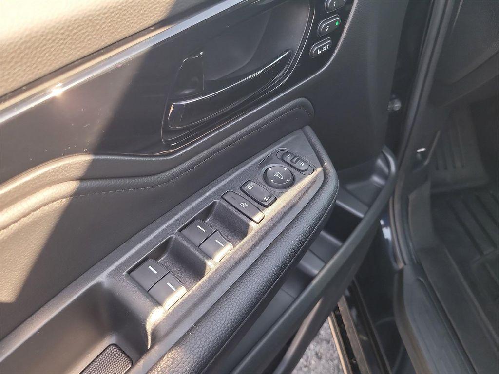 used 2024 Honda Odyssey car, priced at $39,333