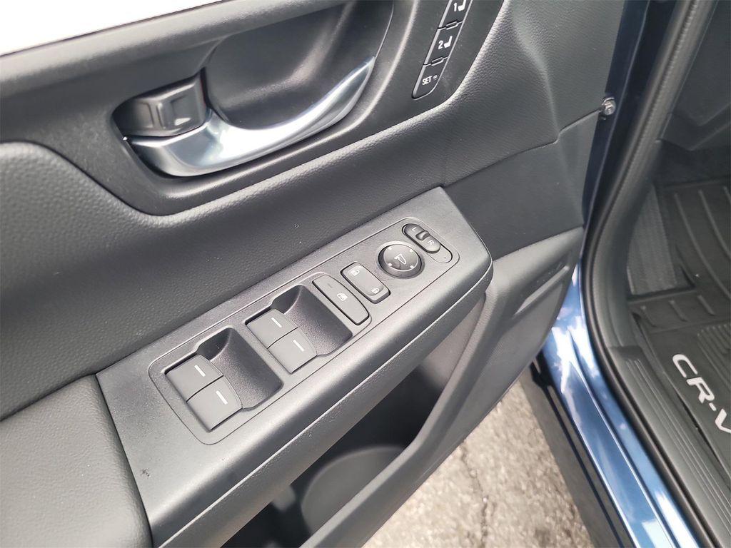 new 2026 Honda CR-V Hybrid car, priced at $40,175