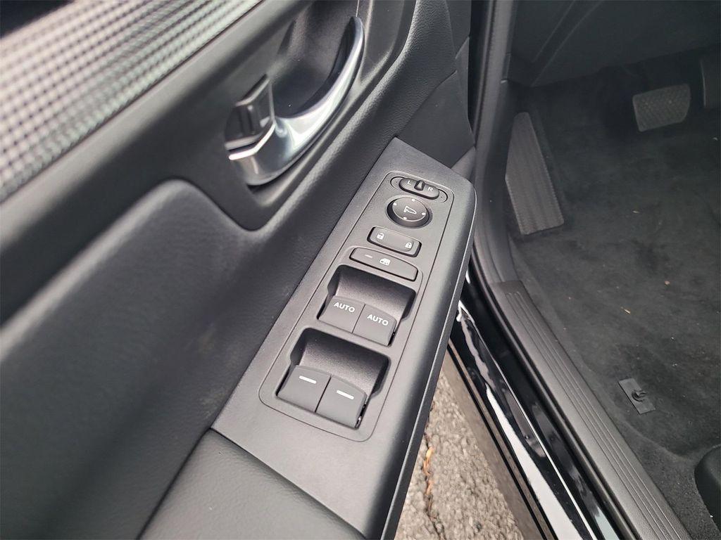 new 2026 Honda CR-V Hybrid car, priced at $40,250