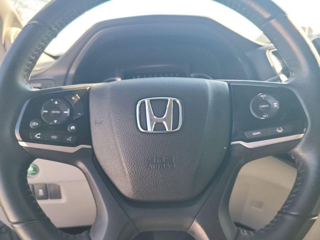 used 2020 Honda Pilot car, priced at $24,679