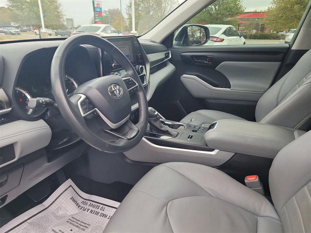 used 2023 Toyota Highlander car, priced at $30,176