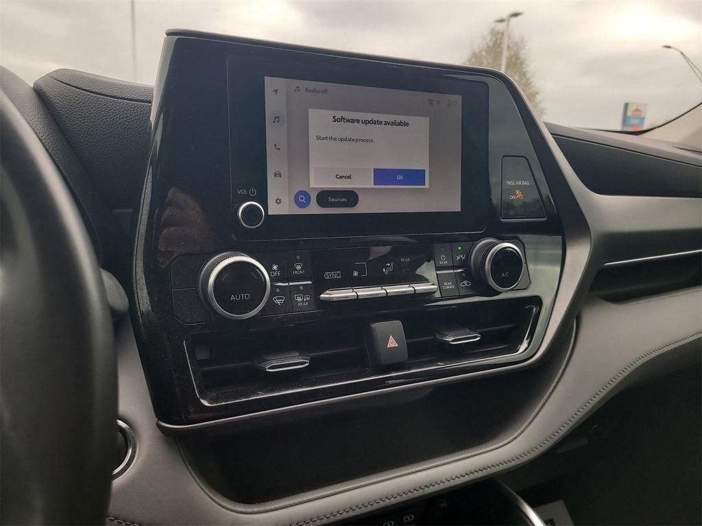 used 2023 Toyota Highlander car, priced at $30,176