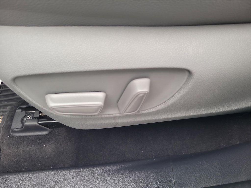 used 2023 Toyota Highlander car, priced at $30,176