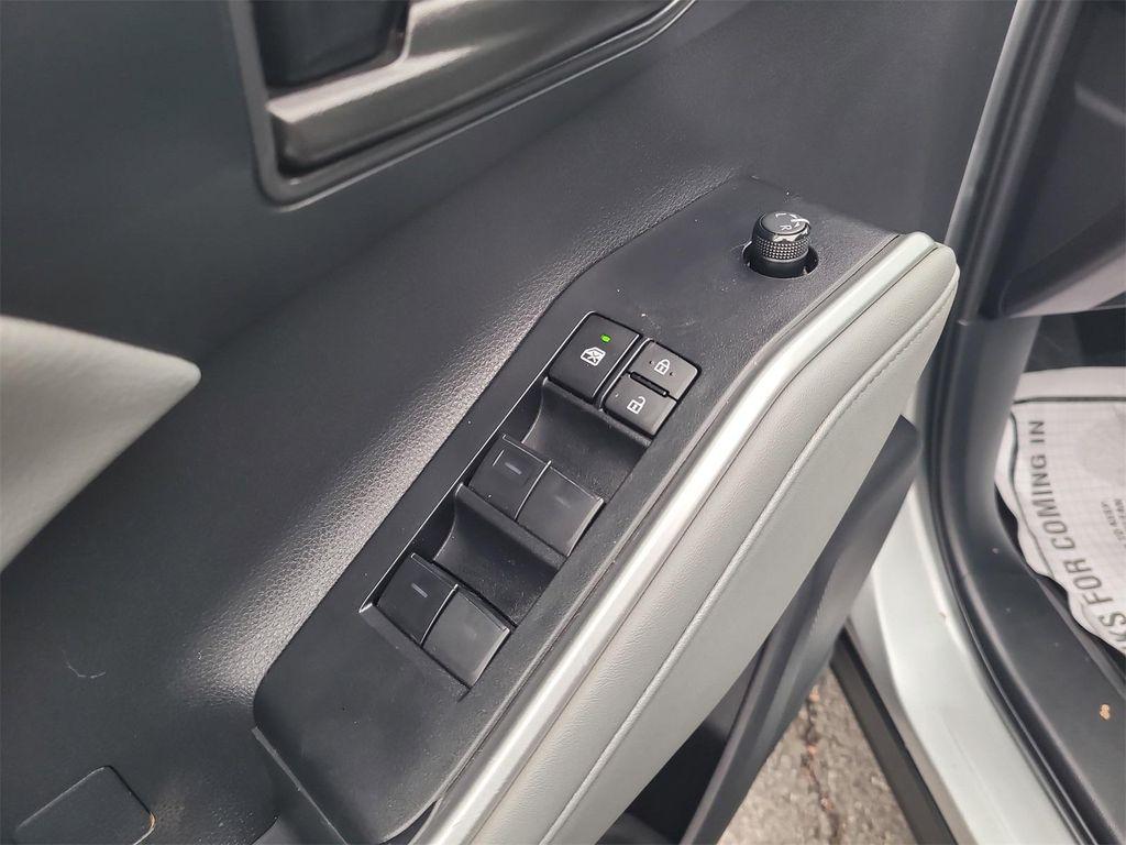 used 2023 Toyota Highlander car, priced at $30,176