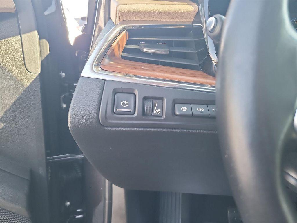 used 2017 Cadillac XT5 car, priced at $19,175