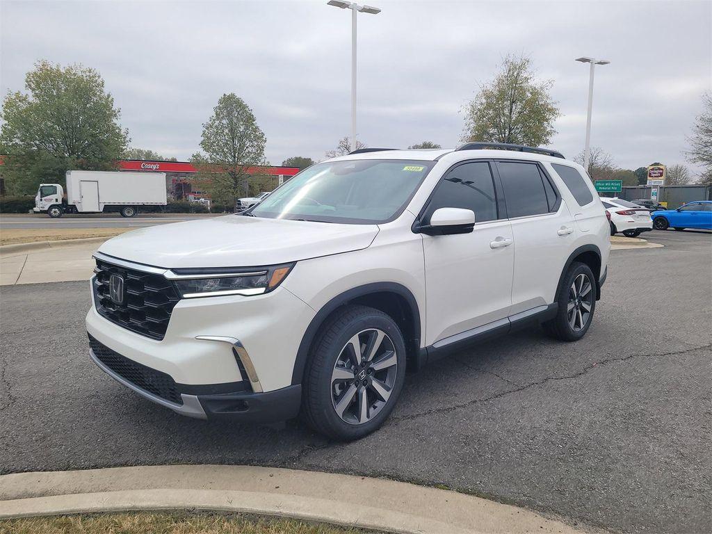 new 2025 Honda Pilot car, priced at $51,551