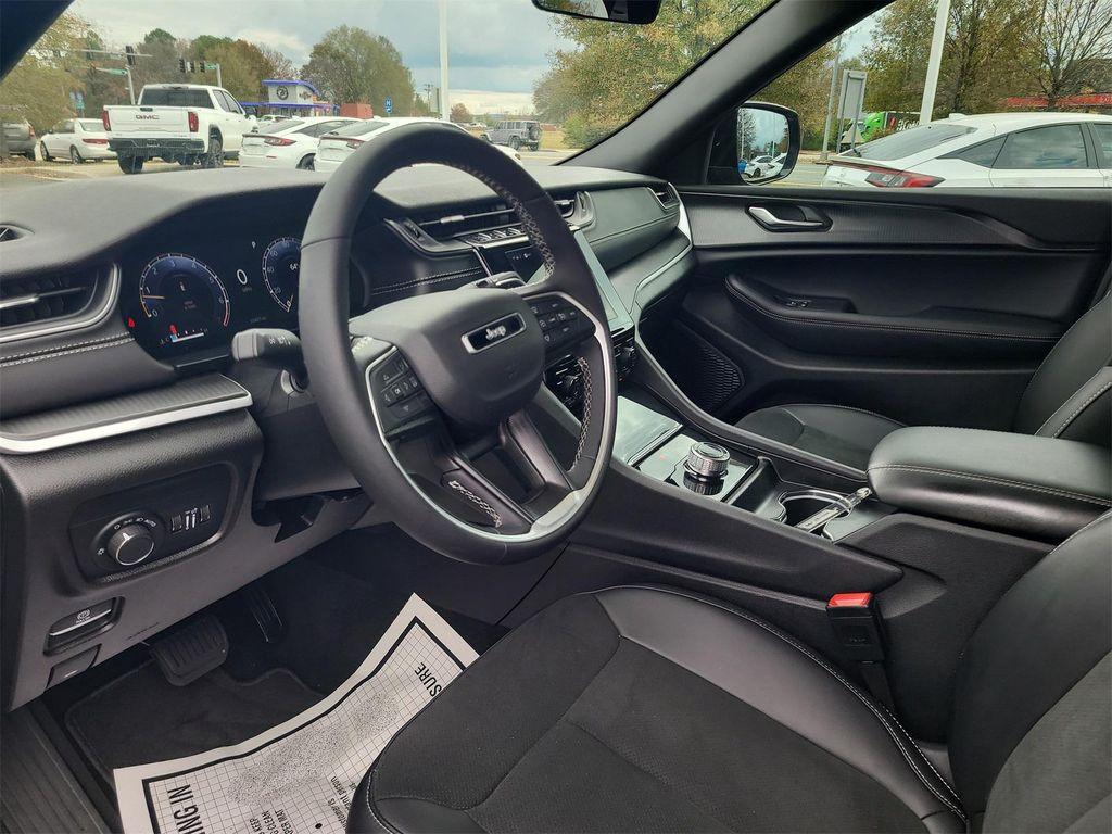 used 2025 Jeep Grand Cherokee car, priced at $34,359