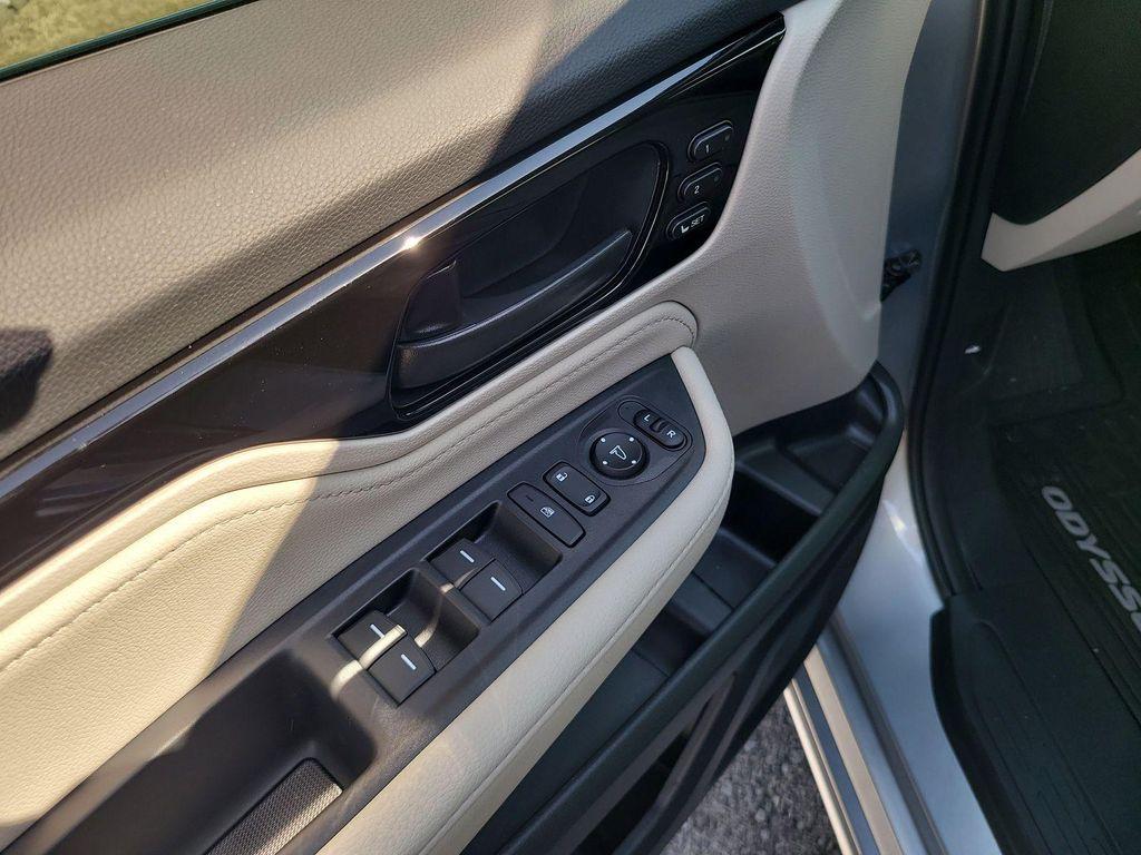 new 2026 Honda Odyssey car, priced at $48,990