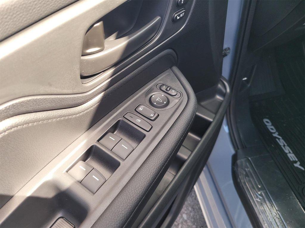 new 2026 Honda Odyssey car, priced at $44,243