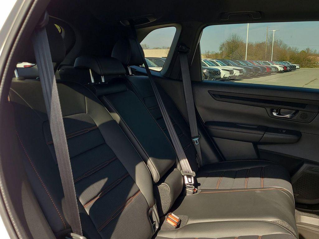 new 2026 Honda CR-V Hybrid car, priced at $39,193