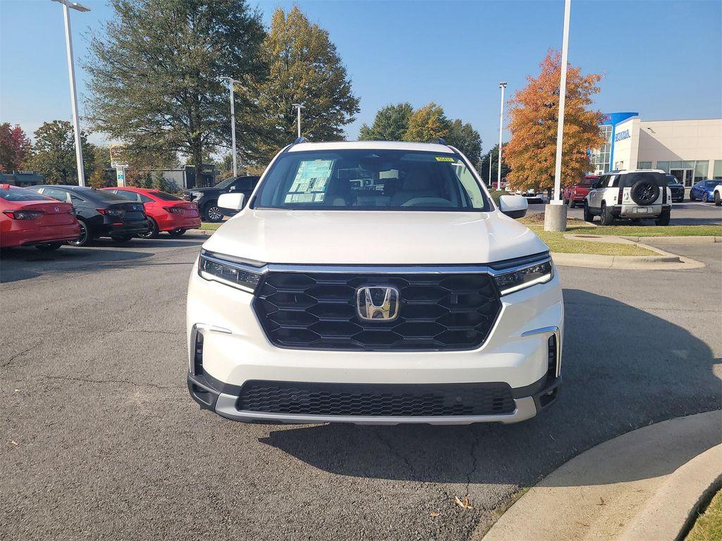 new 2025 Honda Pilot car, priced at $51,550
